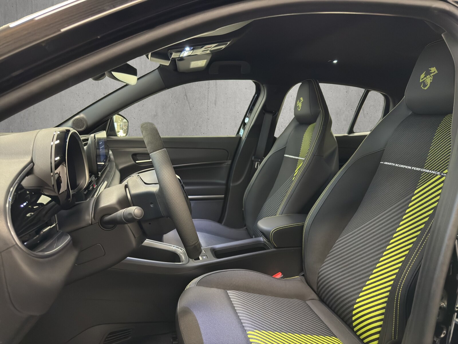 ABARTH 600 E Abarth Turismo, Electric, Ex-demonstrator, Automatic - 7