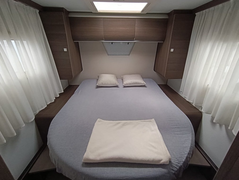 ADRIA *** Adria Coral Supreme 670 DC Premium Fahrzeug /Lithi, Diesel, Second hand / Used, Automatic - 4