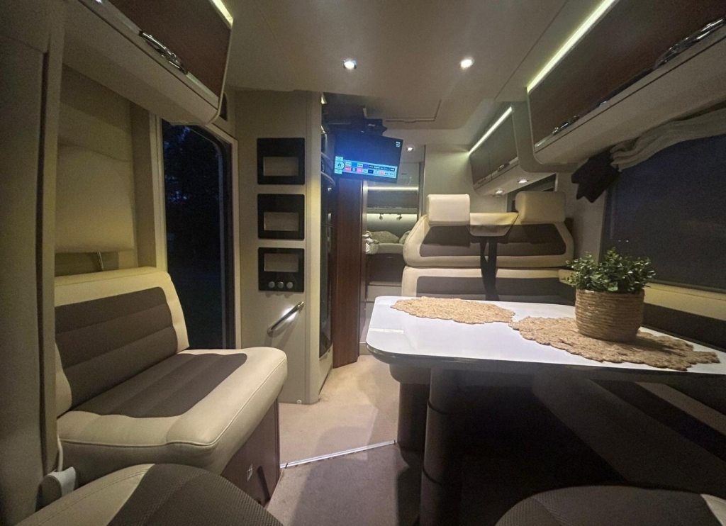 ADRIA MATRIX M 670 SL, Diesel, Second hand / Used, Automatic - 2