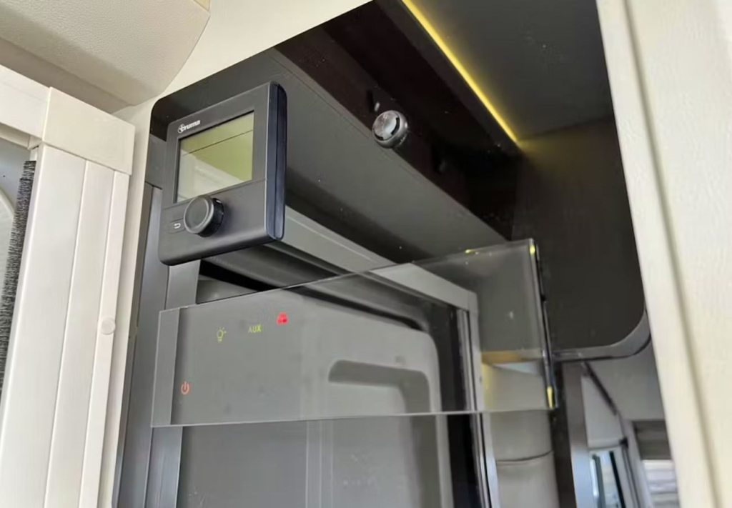 ADRIA SONIC I 600 SL, Diesel, Occasion / Utilisé, Automatique - 2