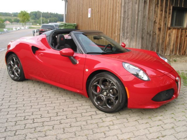 ALFA ROMEO 4C Spider 1750 TBi, Petrol, Second hand / Used, Automatic - 5