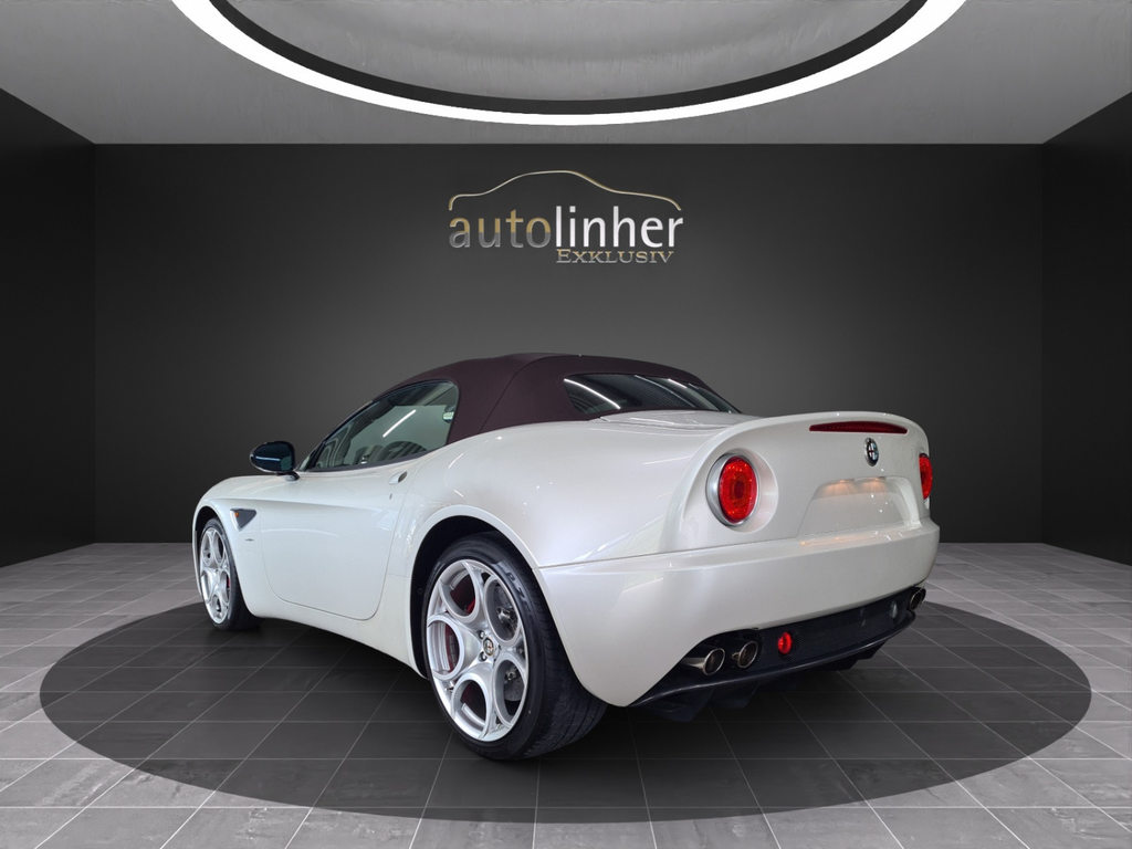 ALFA ROMEO 8C Spider, Essence, Occasion / Utilisé, Automatique - 3