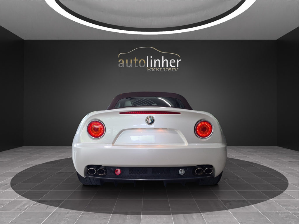 ALFA ROMEO 8C Spider, Essence, Occasion / Utilisé, Automatique - 4