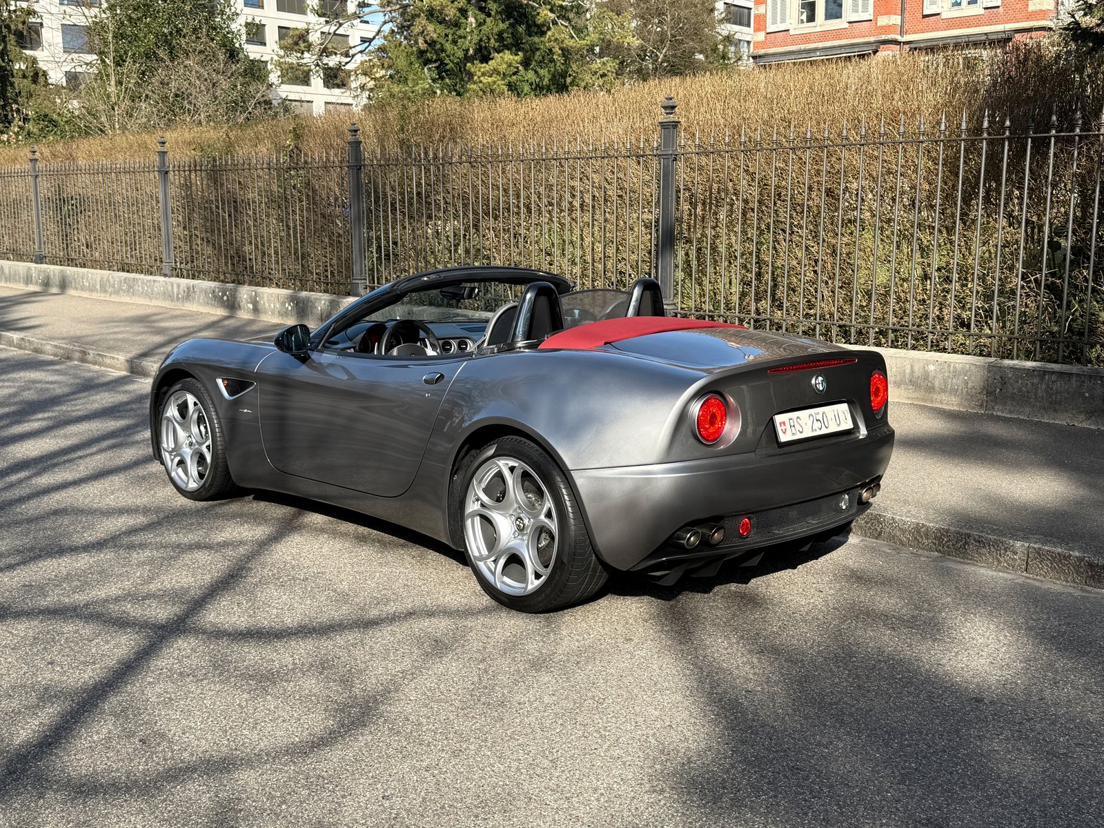 ALFA ROMEO 8C, Benzin, Occasion / Gebraucht, Automatik - 2