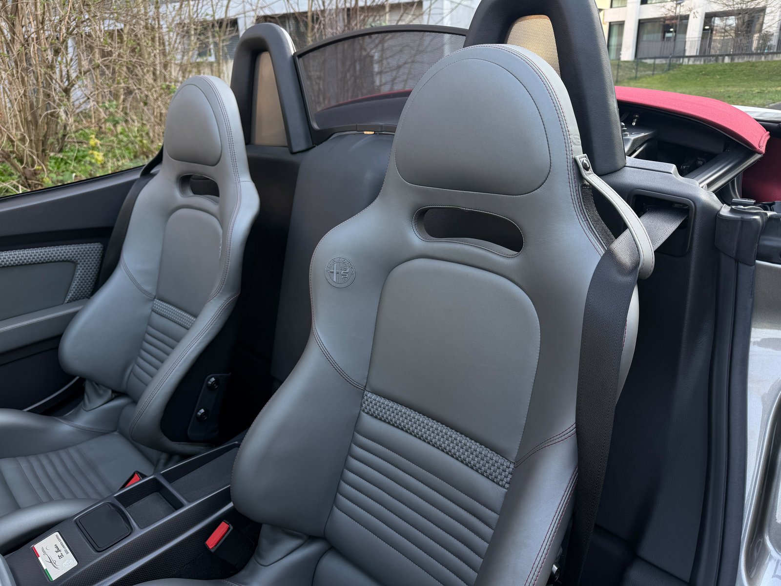 ALFA ROMEO 8C, Benzin, Occasion / Gebraucht, Automatik - 6