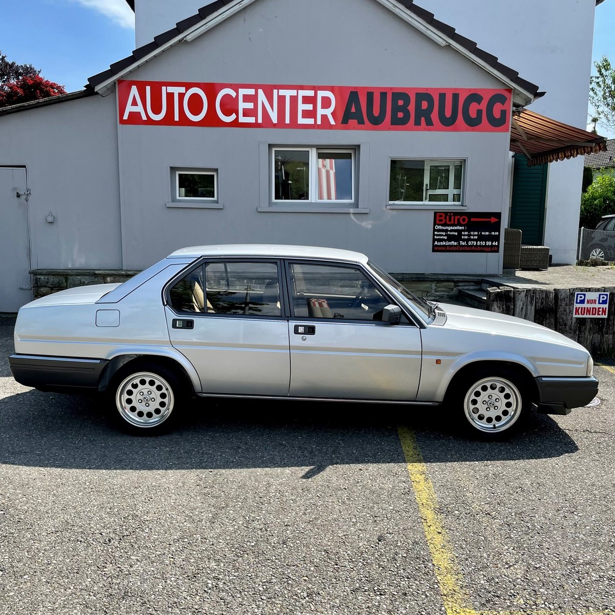 ALFA ROMEO 90 2.5 Quadrifoglio Oro *Veteran-Fahrzeug 05.2026, Benzin, Occasion / Gebraucht, Handschaltung - 6