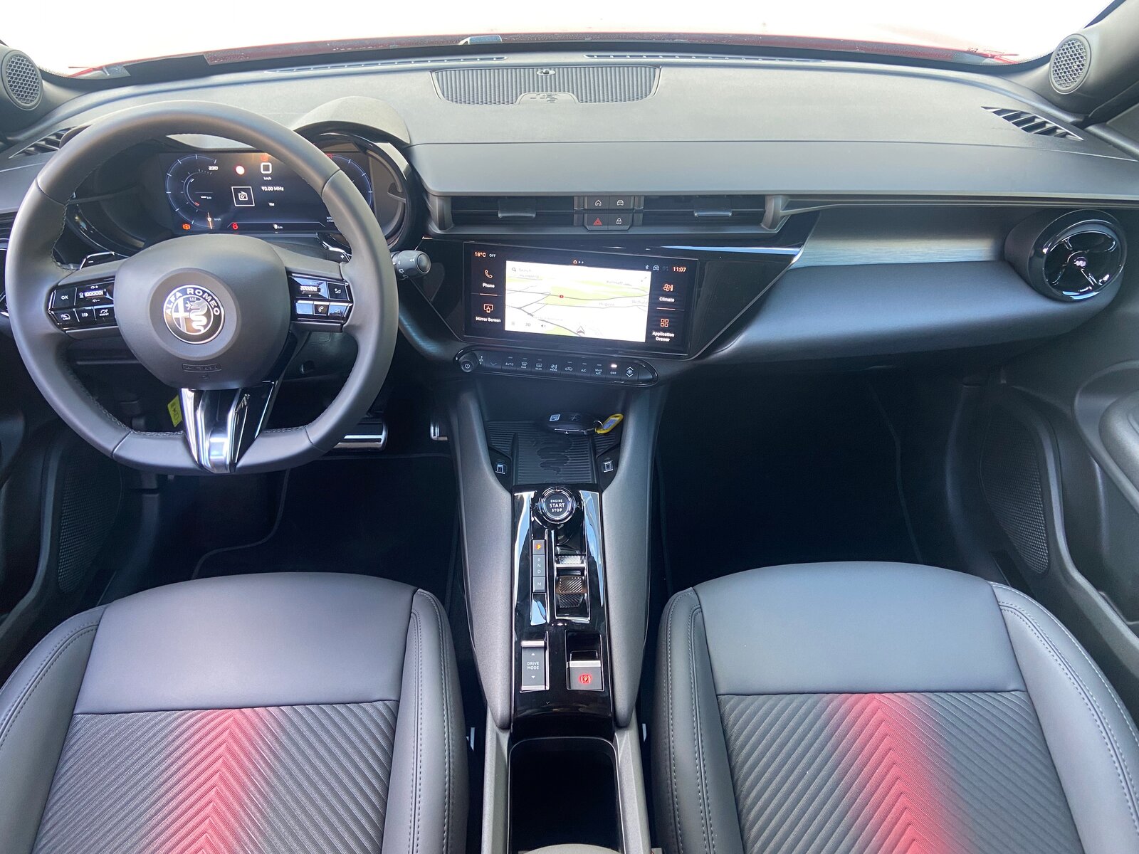 ALFA ROMEO ALFA ROMEO Junior 1.2 48V Hybrid TI Tech MY26, Mild-Hybrid Benzin/Elektro, Neuwagen, Automatik - 4