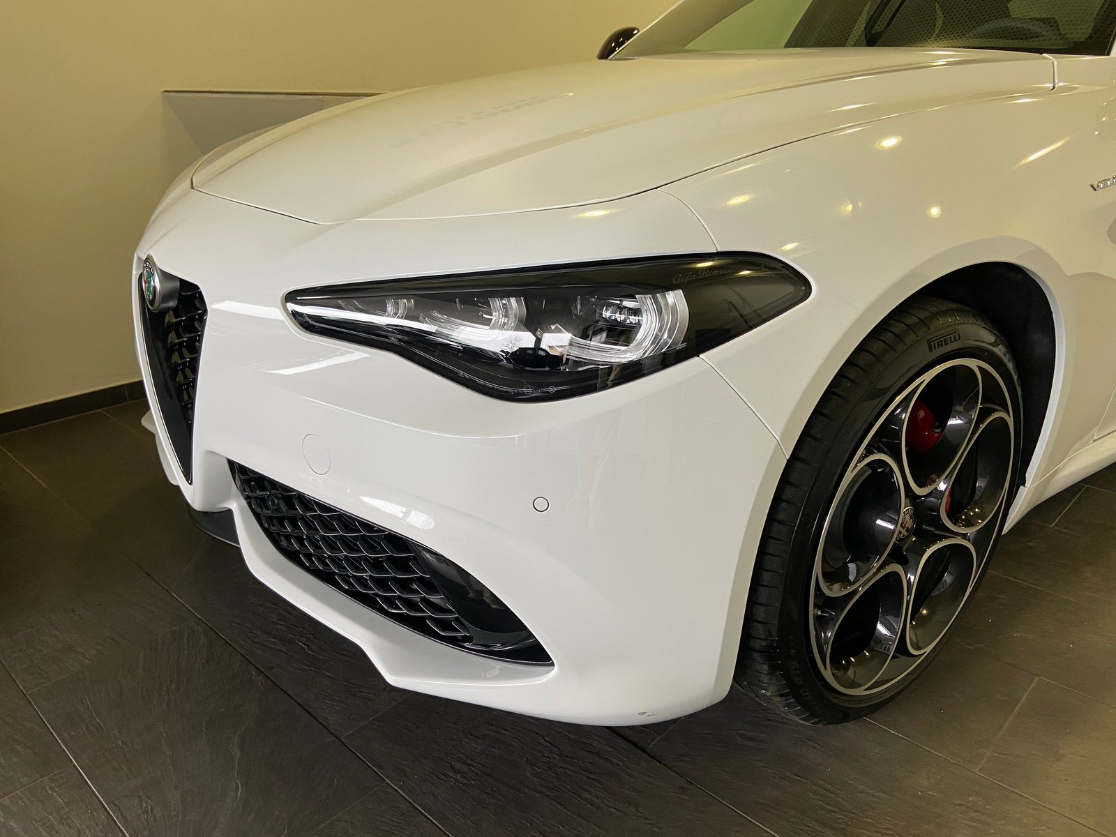 ALFA ROMEO Giulia 2.0 Veloce Premium Sky Q4 AT8, Benzin, Neuwagen, Automatik - 3