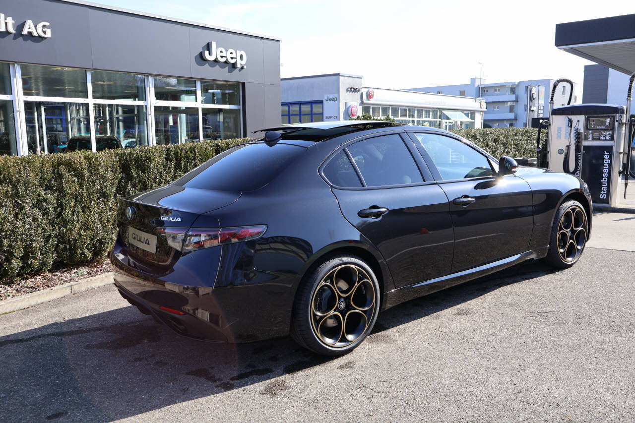 ALFA ROMEO Giulia 2.0 Q4 Intensa, Petrol, New car, Automatic - 2