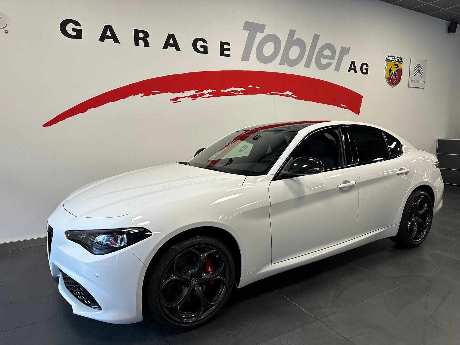 ALFA ROMEO Giulia 2.0 Tributo Italiano Q4 AT8, Essence, Voiture nouvelle, Automatique - 4
