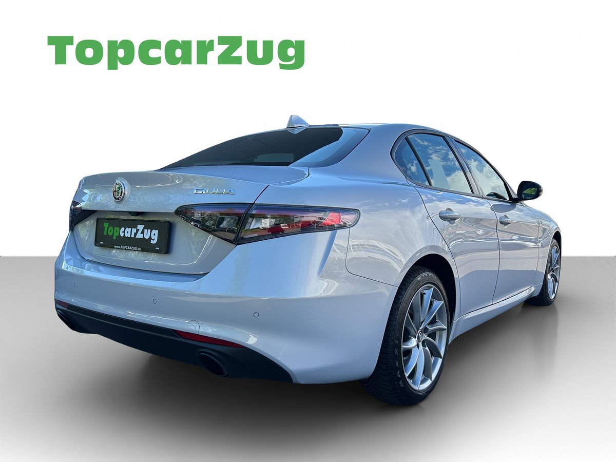 ALFA ROMEO Giulia 2.0 Ti Q4 AT8, Petrol, Second hand / Used, Automatic - 3