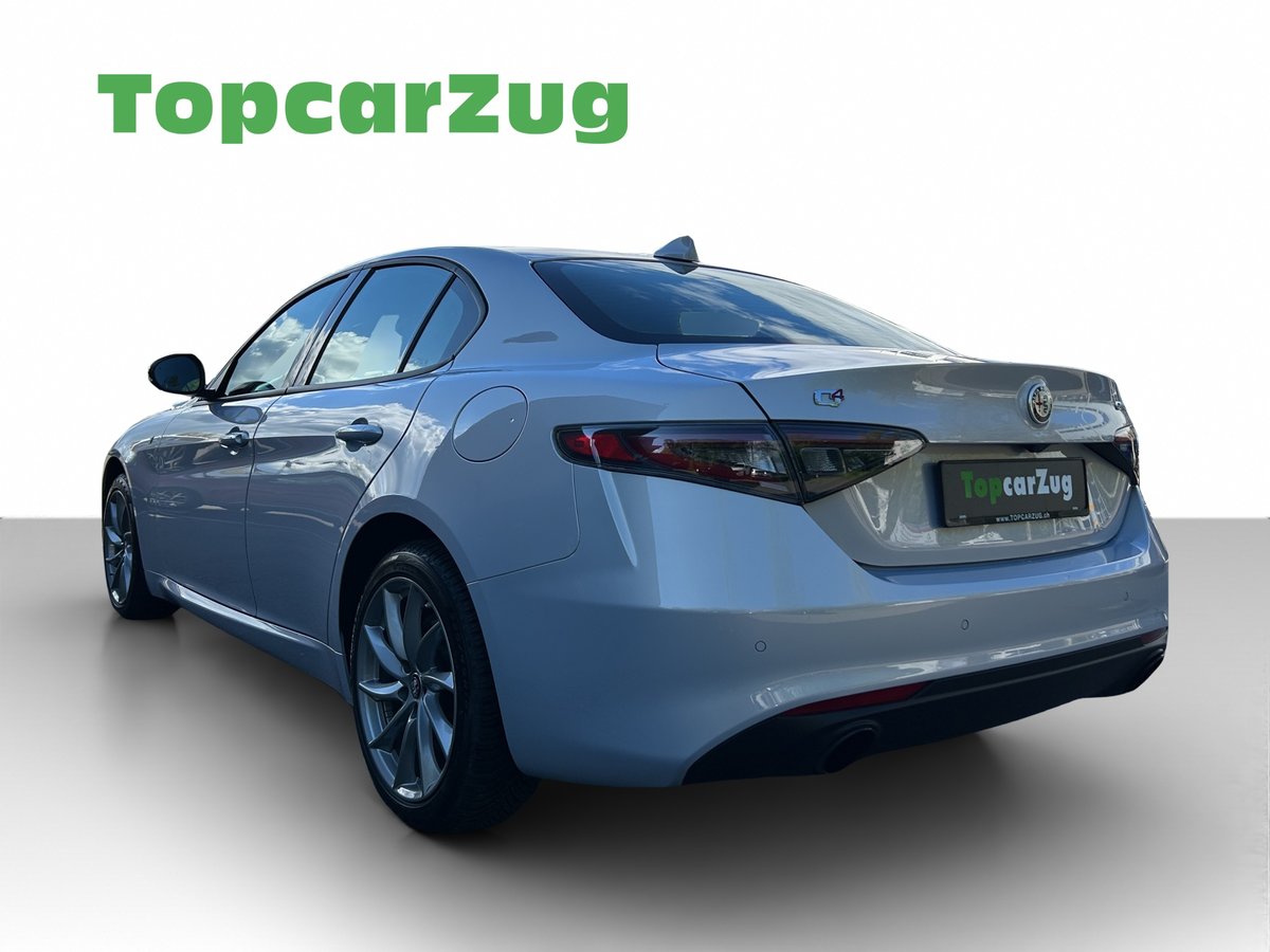 ALFA ROMEO Giulia 2.0 Ti Q4 AT8, Petrol, Second hand / Used, Automatic - 4