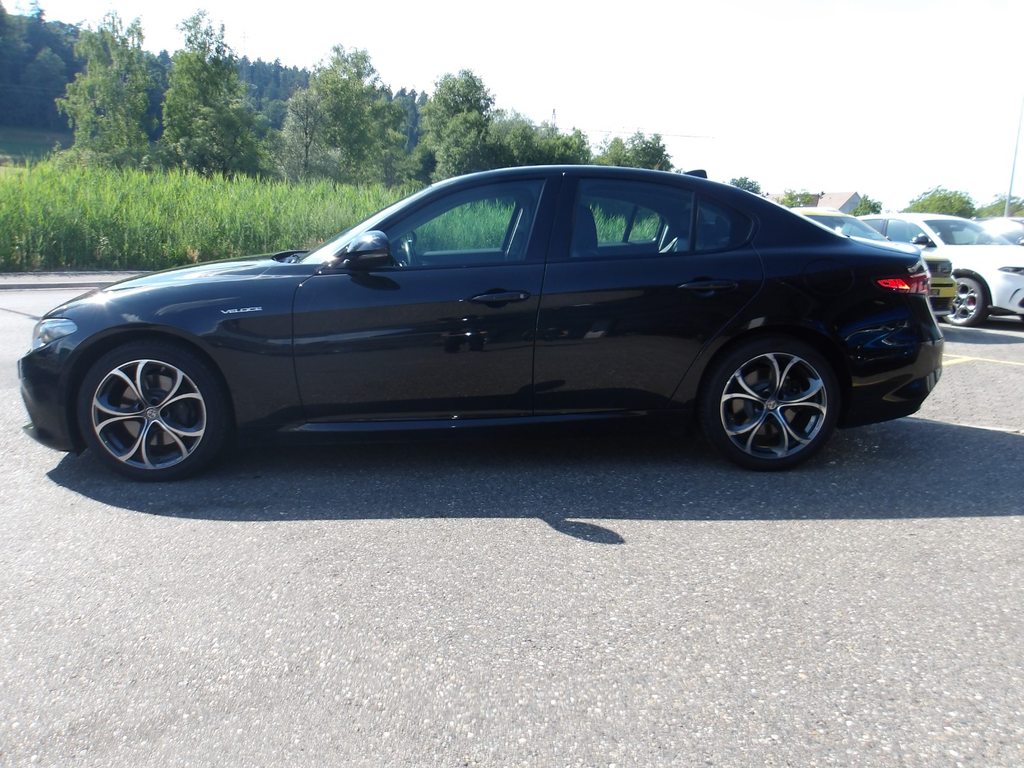 ALFA ROMEO Giulia 2.0 Q4 Veloce, Benzin, Occasion / Gebraucht, Automatik - 2