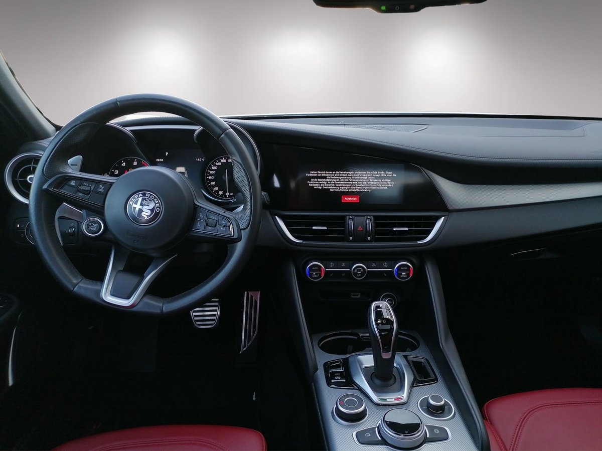 ALFA ROMEO Giulia 2.0 Q4 Veloce, Benzin, Occasion / Gebraucht, Automat - 5