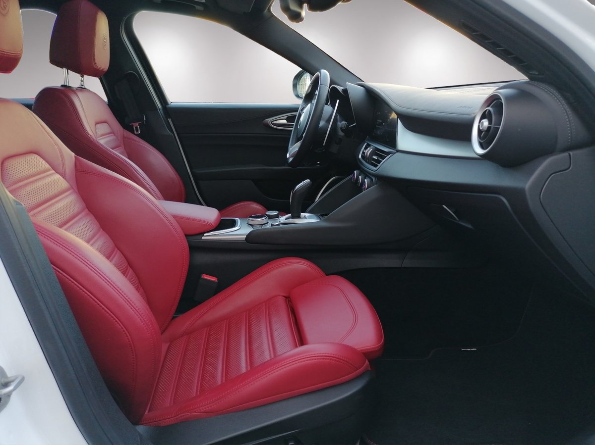 ALFA ROMEO Giulia 2.0 Q4 Veloce, Benzin, Occasion / Gebraucht, Automat - 6