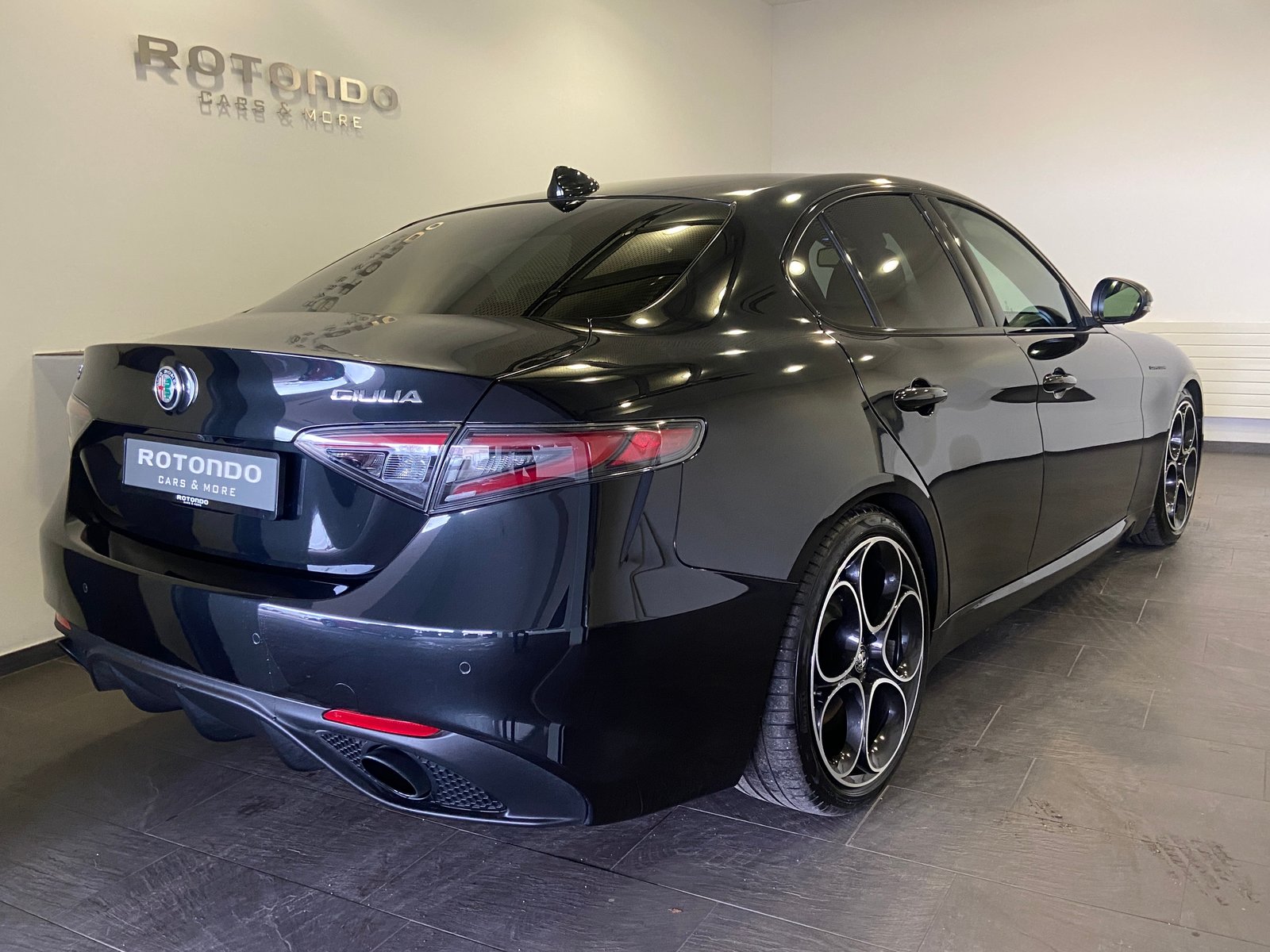 ALFA ROMEO Giulia 2.0 Competizione Pack Q4 AT8, Petrol, Second hand / Used, Automatic - 2