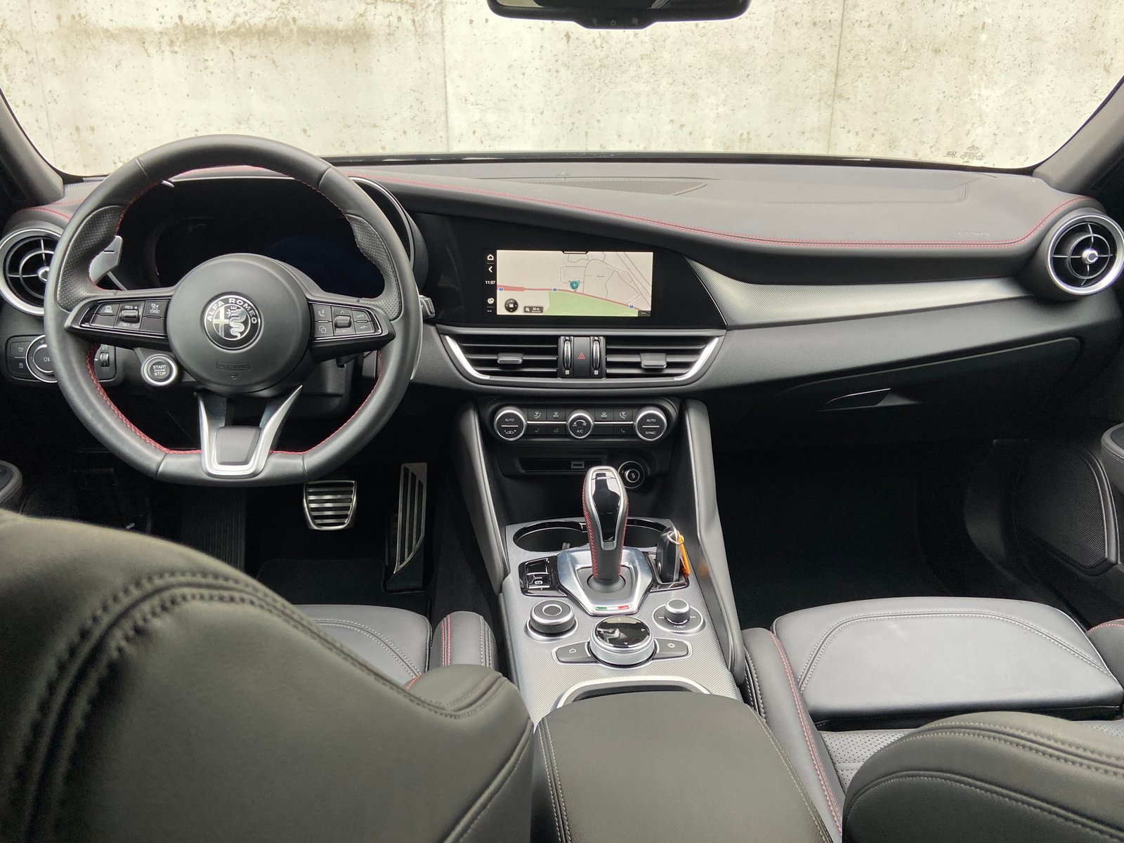 ALFA ROMEO Giulia 2.0 Competizione Pack Q4 AT8, Petrol, Second hand / Used, Automatic - 5
