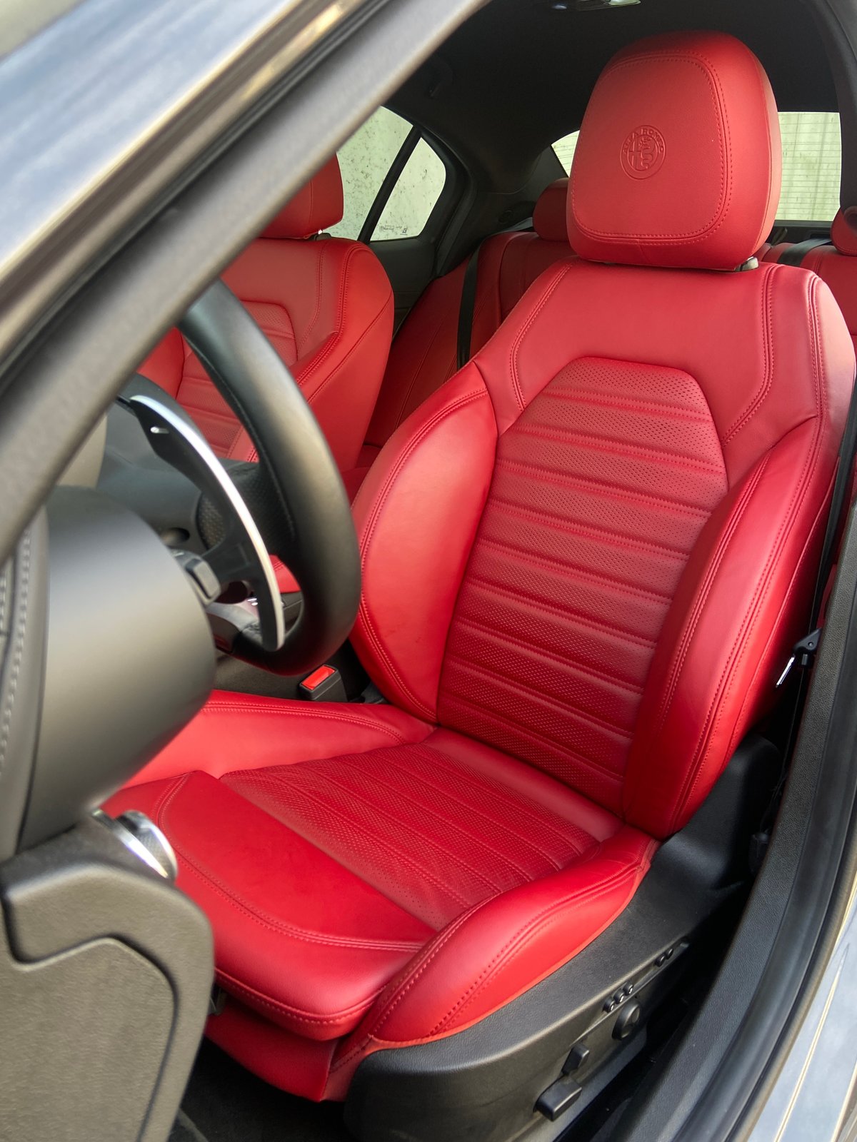 ALFA ROMEO Giulia 2.0 Veloce Pack Premium Q4 AT8, Benzin, Occasion / Gebraucht, Automatik - 7