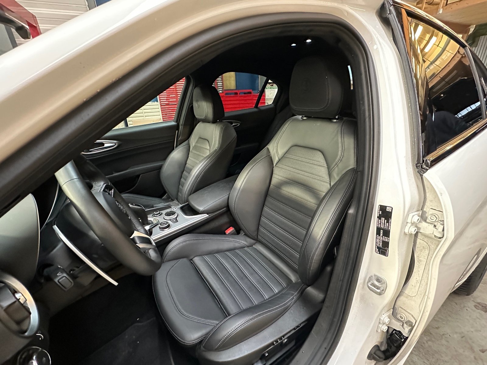 ALFA ROMEO Giulia 2.0 Veloce Pack Premium Q4 AT8, Benzin, Occasion / Gebraucht, Automatik - 4