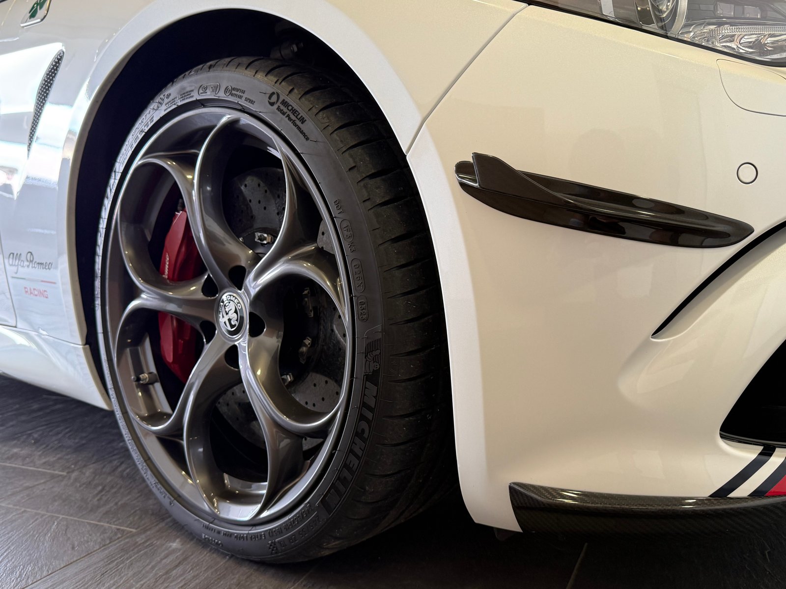 ALFA ROMEO Giulia 2.9 V6 Quadrifoglio Racing Sauber F1, Essence, Occasion / Utilisé, Automatique - 4