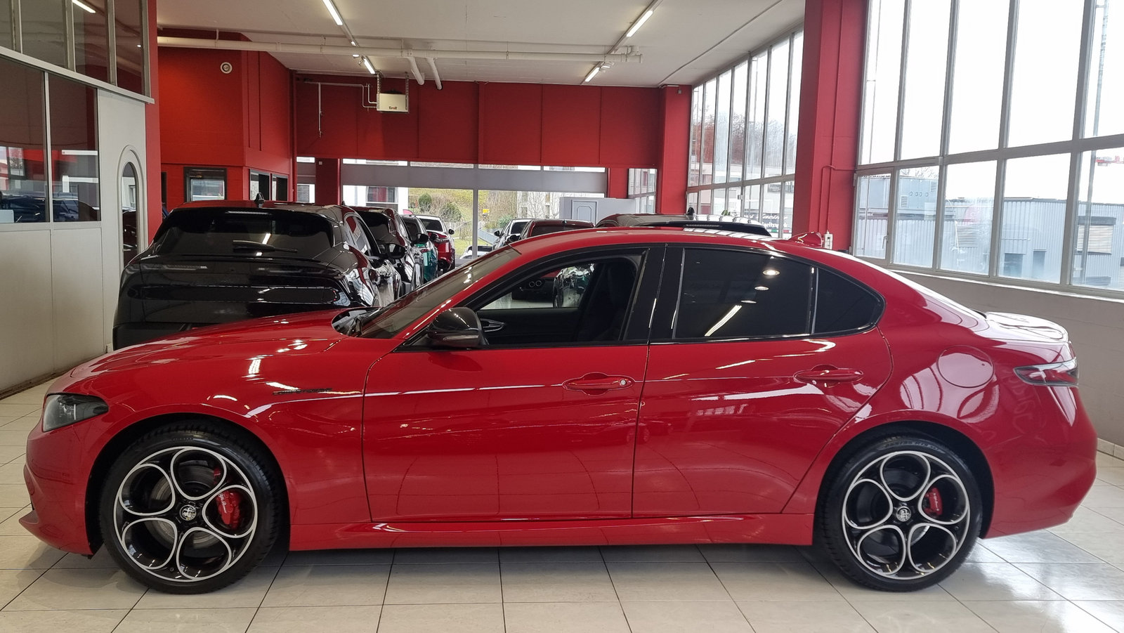 ALFA ROMEO Giulia 2.0 Q4 Competizione, Petrol, Second hand / Used, Automatic - 3