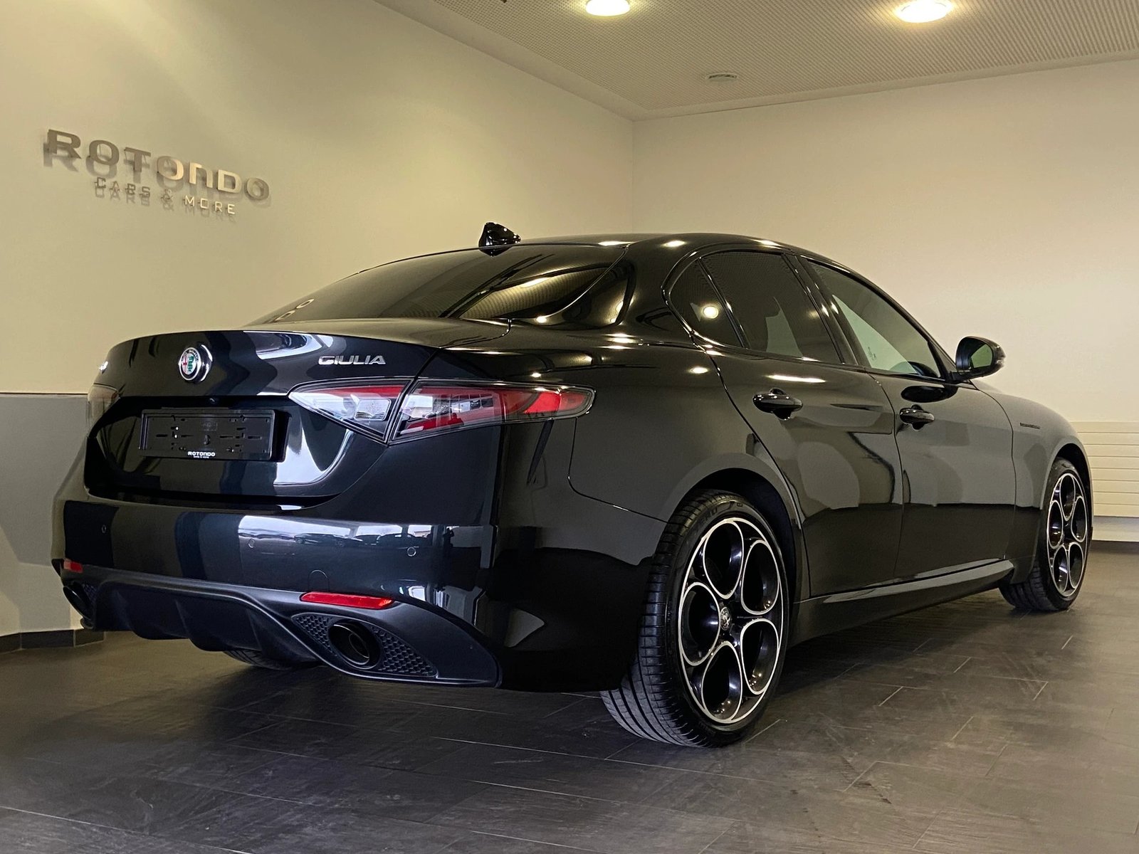 ALFA ROMEO Giulia 2.0 Competizione Tech Q4 AT8, Essence, Occasion / Utilisé, Automatique - 2