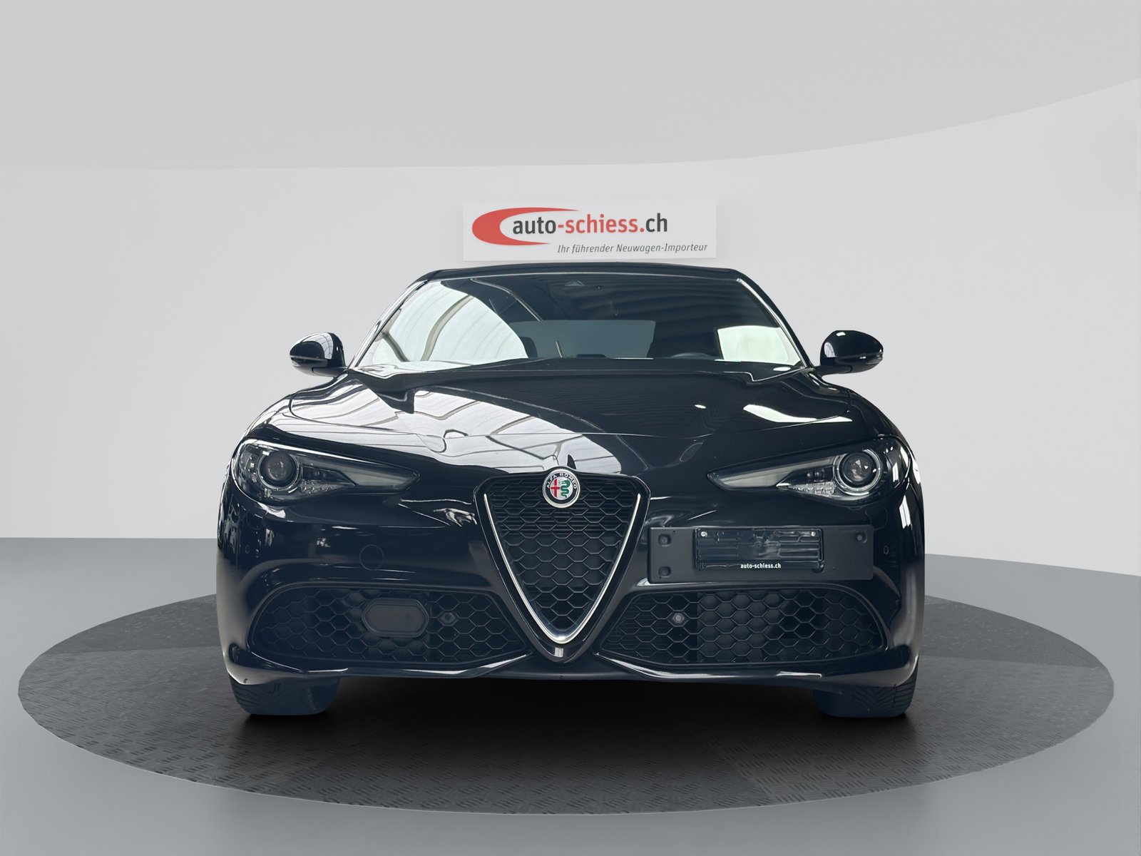 ALFA ROMEO Giulia 2.0 Ti Q4, Petrol, Second hand / Used, Automatic - 2