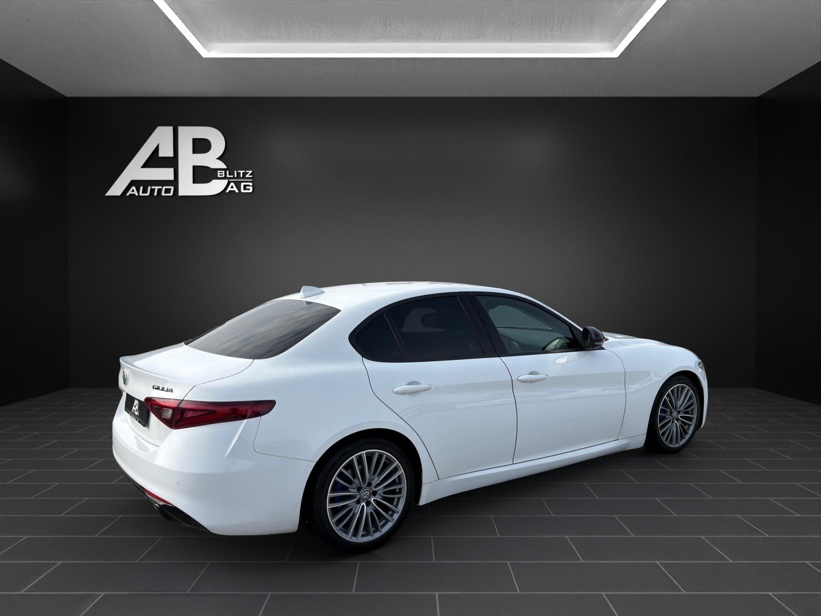 ALFA ROMEO Giulia 2.2 JTDM Super Automatic, Diesel, Second hand / Used, Automatic - 5