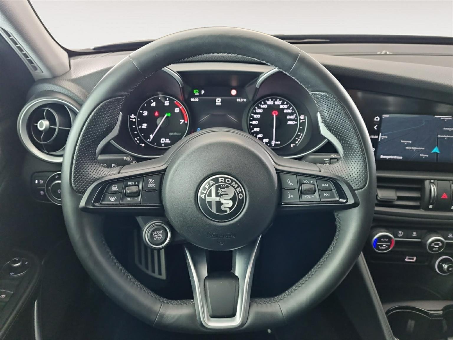 ALFA ROMEO Giulia 2.0 Super Automatic, Benzin, Occasion / Gebraucht, Automatik - 7