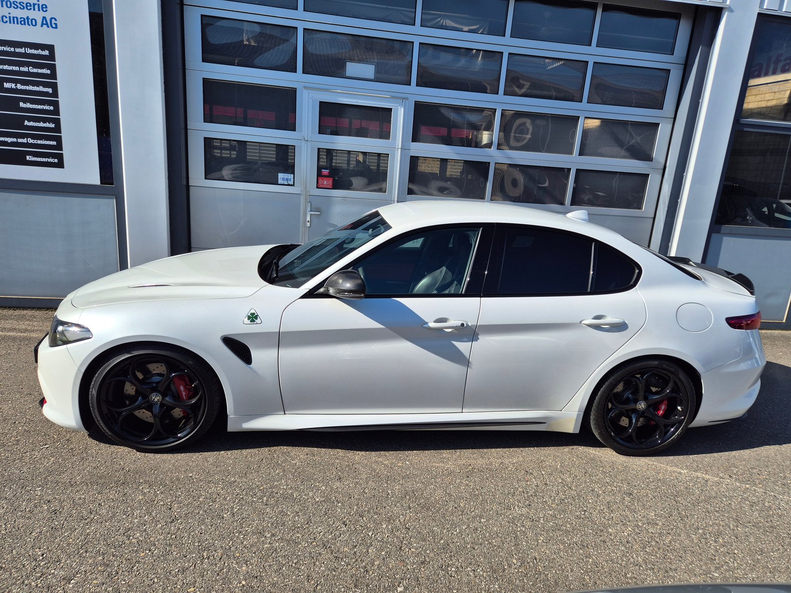 ALFA ROMEO Giulia 2.9 V6 Quadrifoglio, Petrol, Second hand / Used, Manual - 2