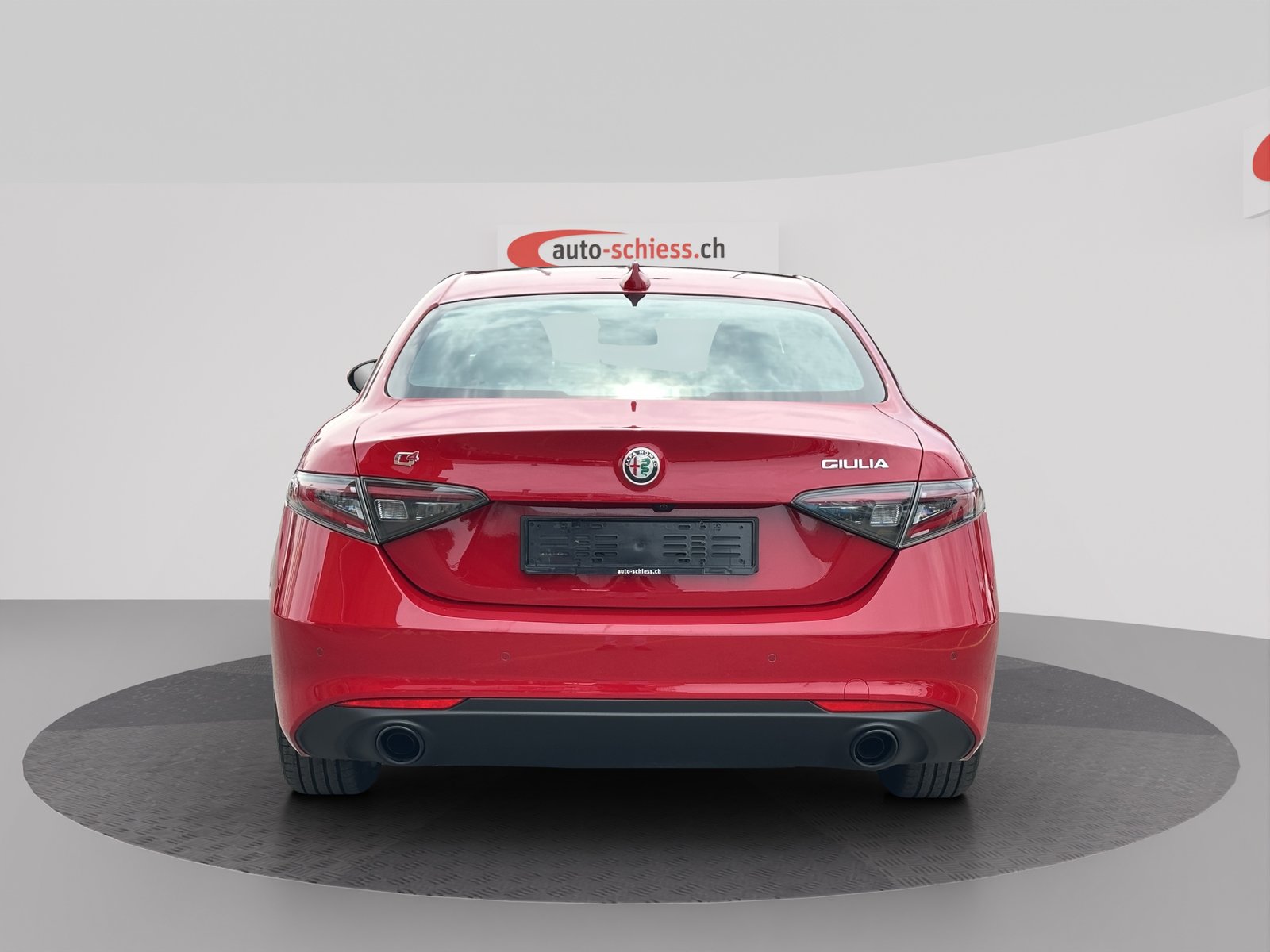 ALFA ROMEO Giulia 2.0 Ti Q4, Petrol, Second hand / Used, Automatic - 4