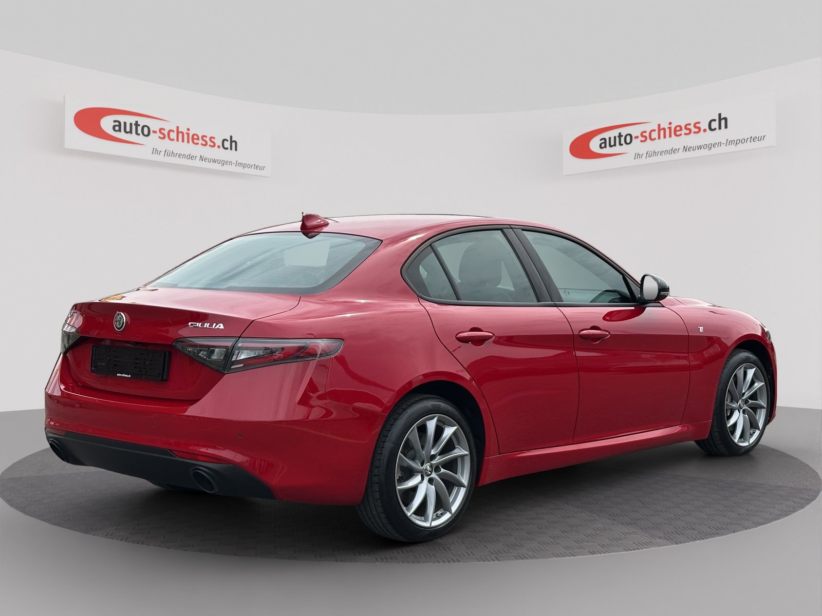 ALFA ROMEO Giulia 2.0 Ti Q4, Petrol, Second hand / Used, Automatic - 5