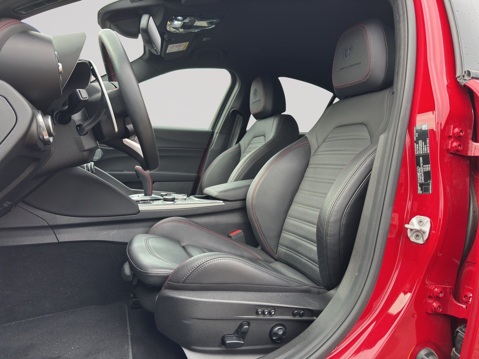 ALFA ROMEO Giulia 2.0 Competizione Q4 AT8, Benzin, Occasion / Gebraucht, Automatik - 6