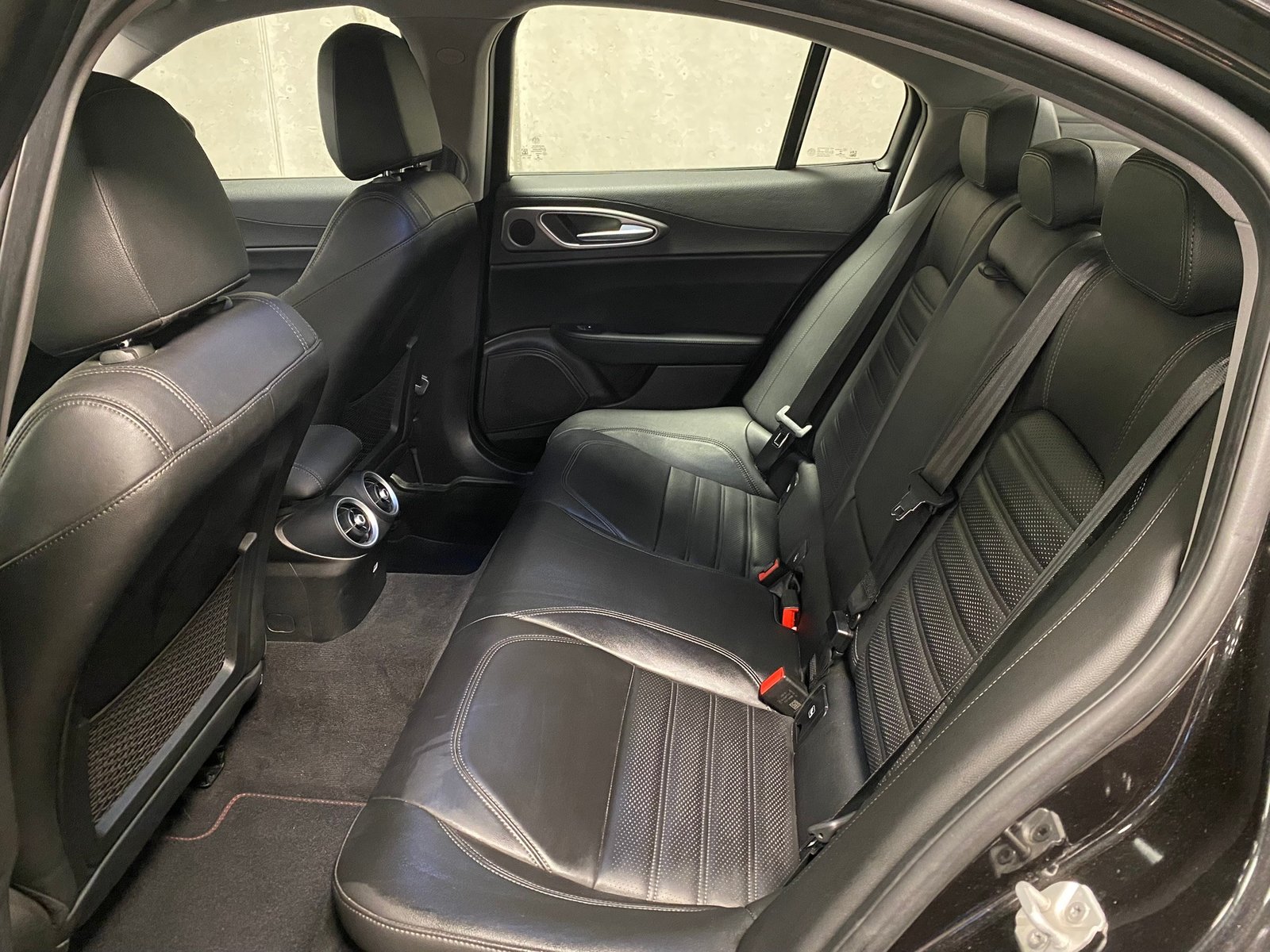 ALFA ROMEO Giulia 2.0 MA 280 AT Q4 Ve, Benzin, Occasion / Gebraucht, Automatik - 6