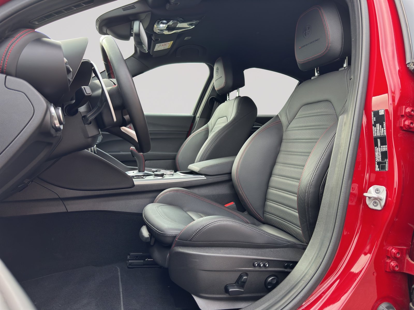 ALFA ROMEO Giulia 2.0 Competizione Q4 AT8, Essence, Occasion / Utilisé, Automatique - 6