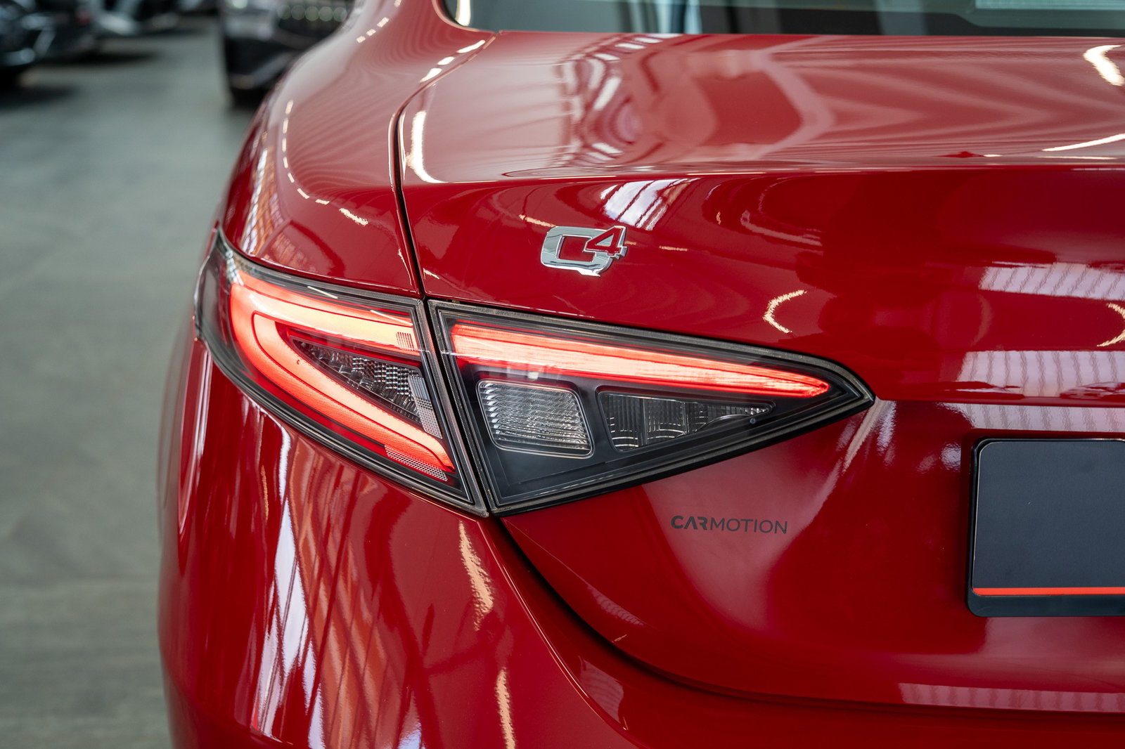 ALFA ROMEO Giulia 2.0 Q4 TI / Rückfahrkamera / el.Sitze, Petrol, Second hand / Used, Automatic - 6