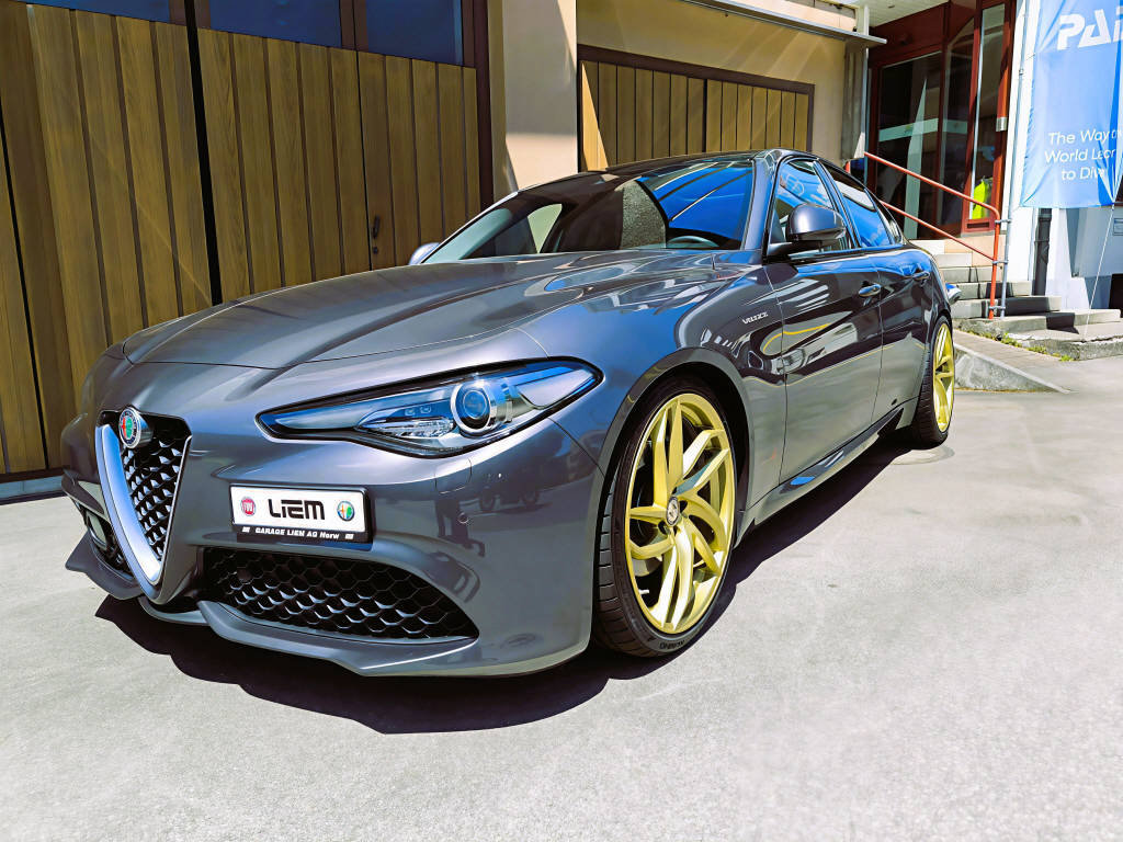 ALFA ROMEO Giulia 2.0 Q4 Veloce, Petrol, Second hand / Used, Automatic - 3