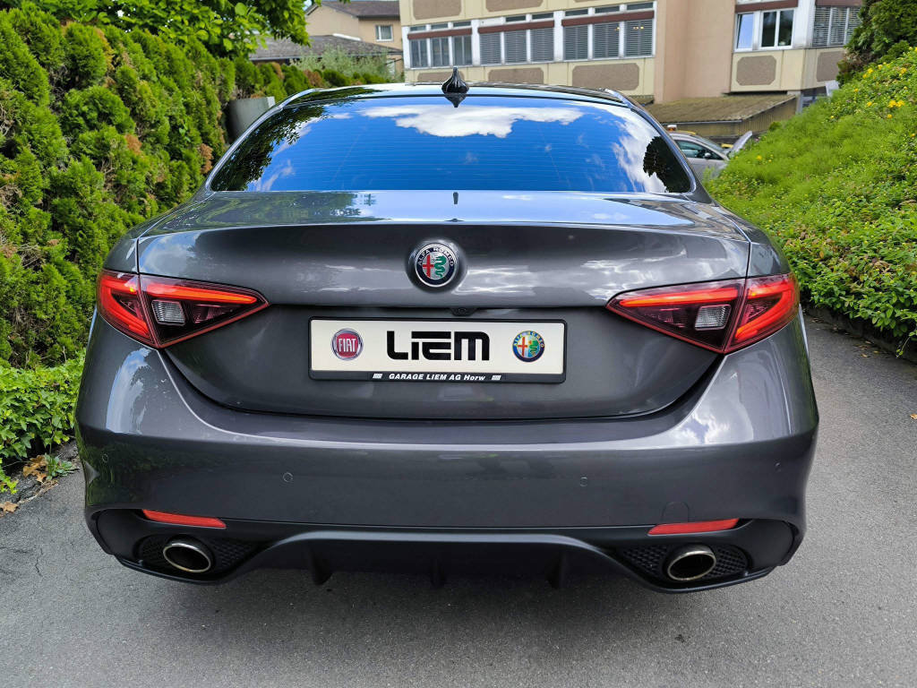 ALFA ROMEO Giulia 2.0 Q4 Veloce, Petrol, Second hand / Used, Automatic - 5
