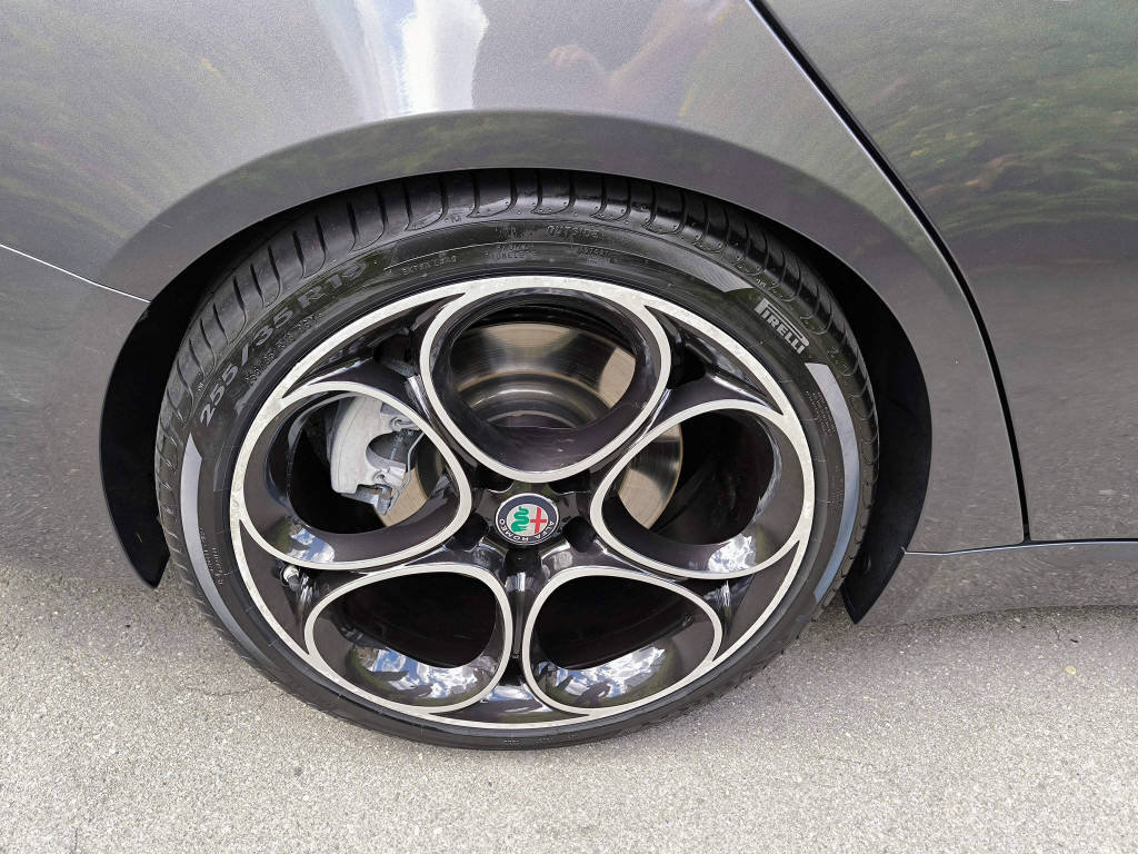 ALFA ROMEO Giulia 2.0 Q4 Veloce, Petrol, Second hand / Used, Automatic - 7