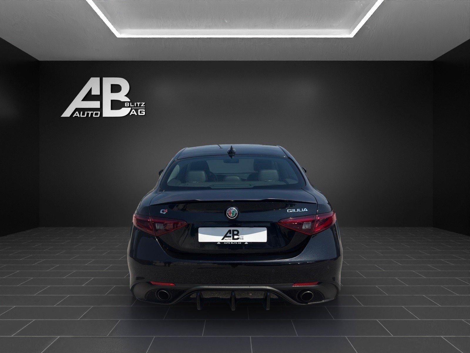 ALFA ROMEO Giulia 2.0 Veloce Q4 Automatic mit 280 PS * Ragaz, Benzin, Occasion / Gebraucht, Automatik - 4