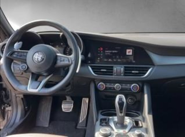 ALFA ROMEO Giulia 2.0 Q4 Veloce, Petrol, Second hand / Used, Automatic - 4
