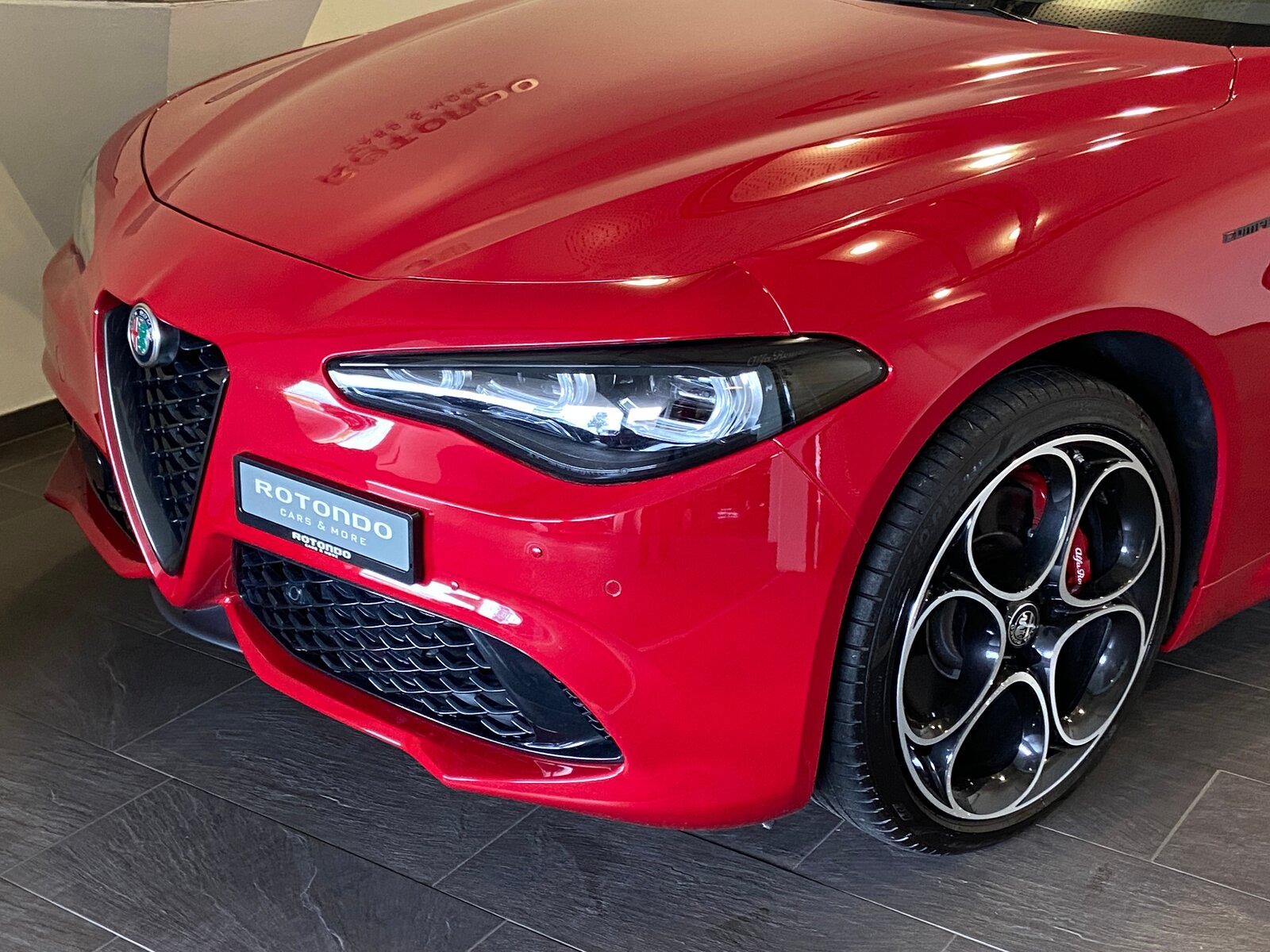ALFA ROMEO Giulia 2.0 Competizione Q4 AT8, Petrol, Second hand / Used, Automatic - 3