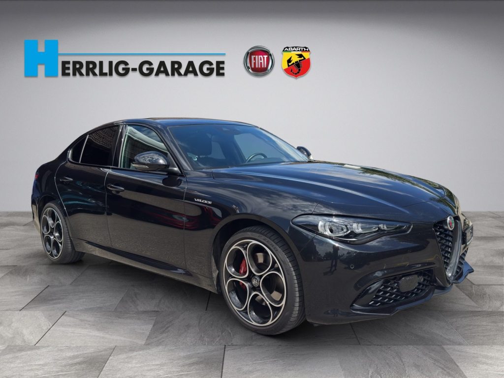 ALFA ROMEO GIULIA 2.0 Q4 Veloce, Essence, Occasion / Utilisé, Automatique - 2