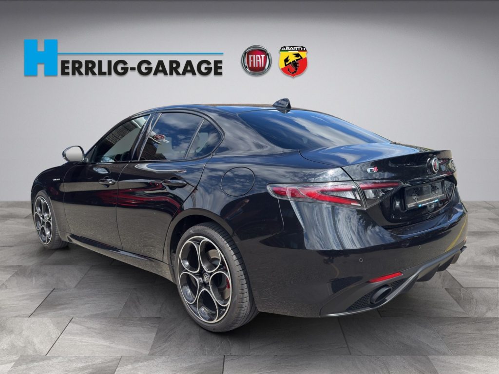 ALFA ROMEO GIULIA 2.0 Q4 Veloce, Essence, Occasion / Utilisé, Automatique - 3