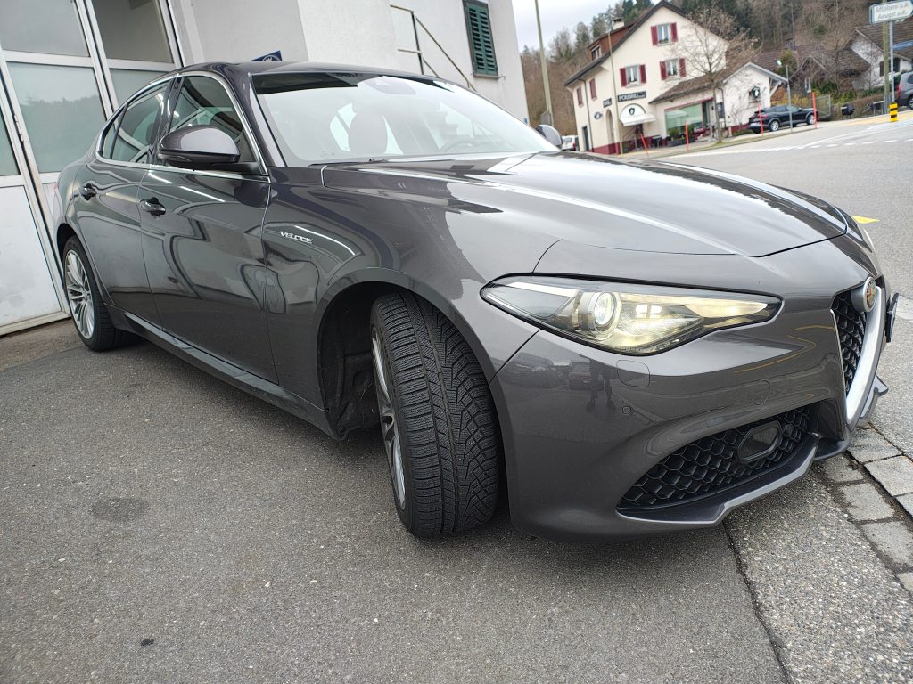 ALFA ROMEO GIULIA 2.0 Q4 Veloce, Benzin, Occasion / Gebraucht, Automatik - 2