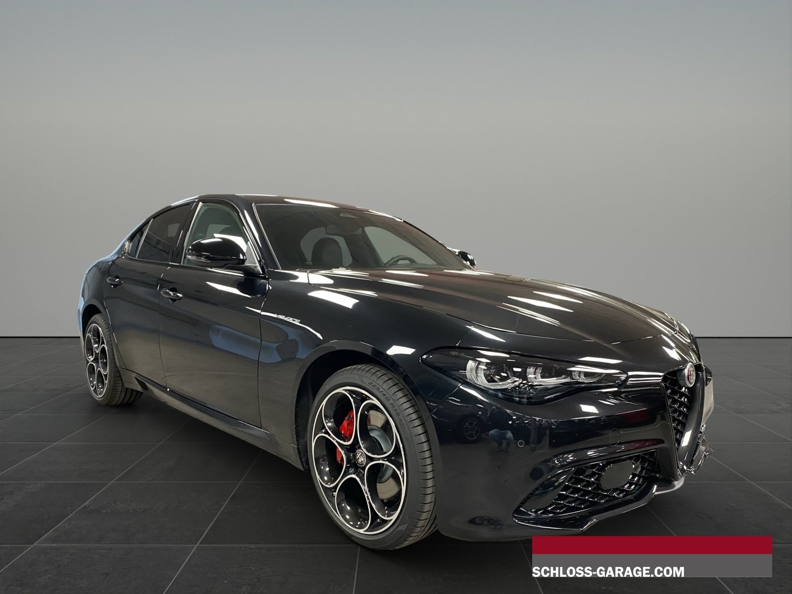 ALFA ROMEO Giulia 2.0 Q4 Veloce, Petrol, Ex-demonstrator, Automatic - 7