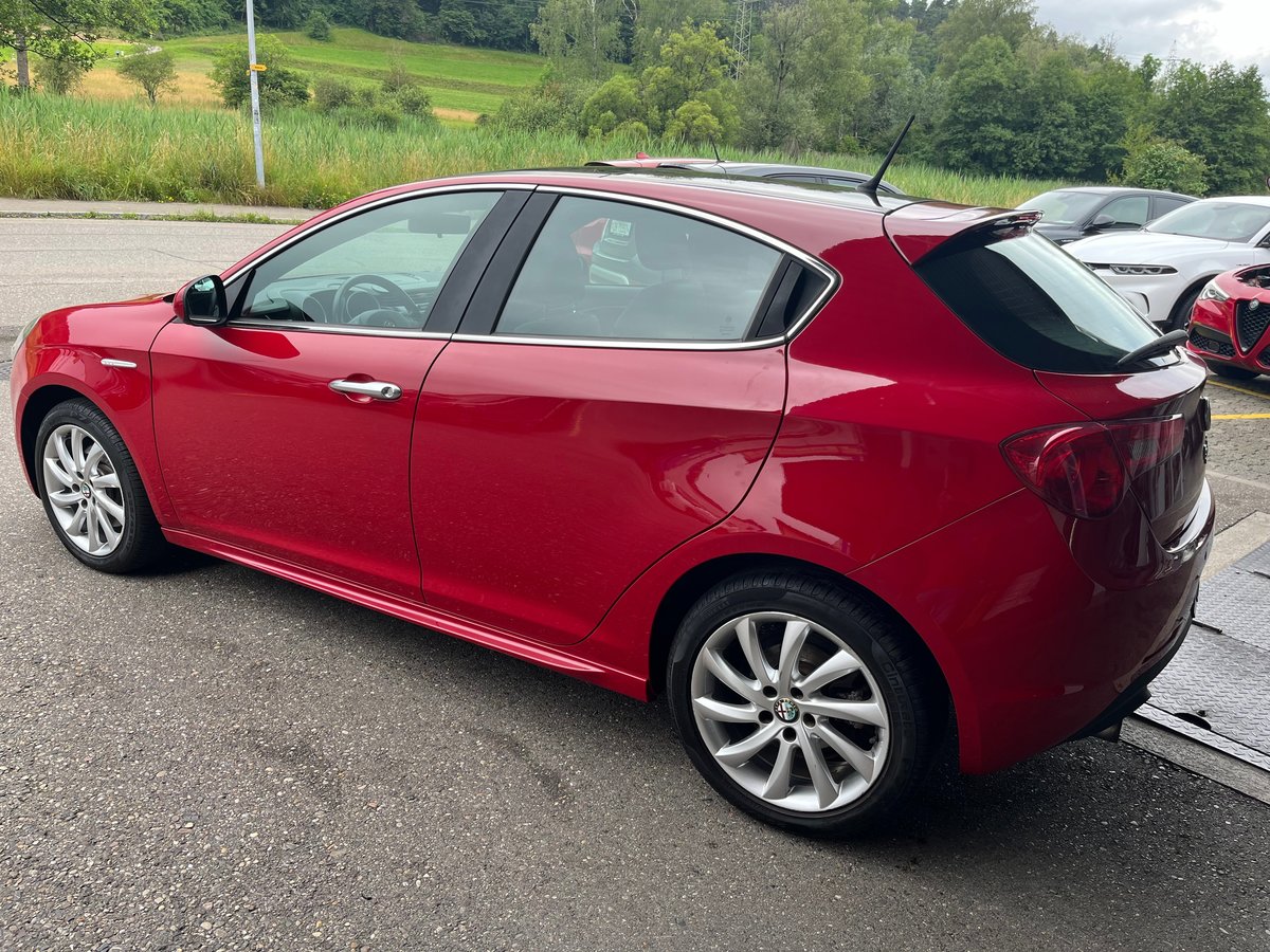 ALFA ROMEO Giulietta 1.4 MultiAir Distinctive, Petrol, Second hand / Used, Manual - 3