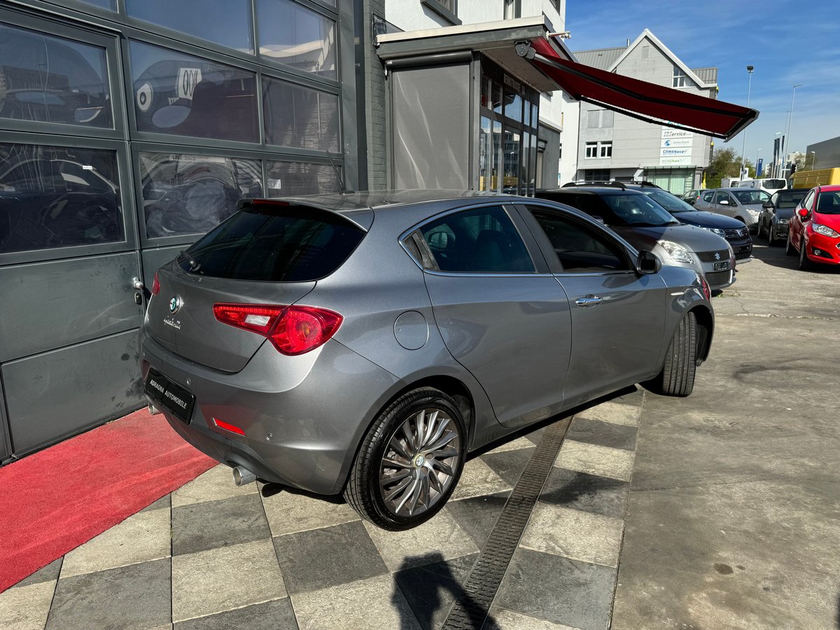 ALFA ROMEO Giulietta 2.0 JTDM Exclusive TCT, Diesel, Occasion / Utilisé, Automatique - 3