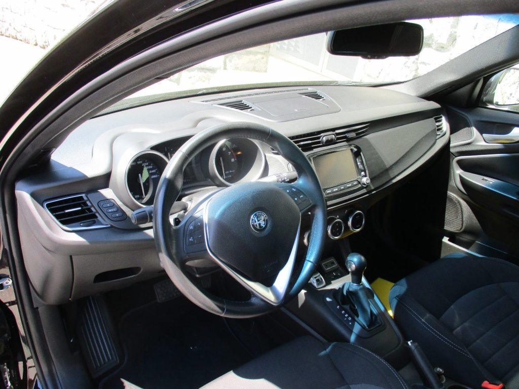 ALFA ROMEO GIULIETTA 1.4 TB MA 170 Super TCT, Petrol, Second hand / Used, Automatic - 4
