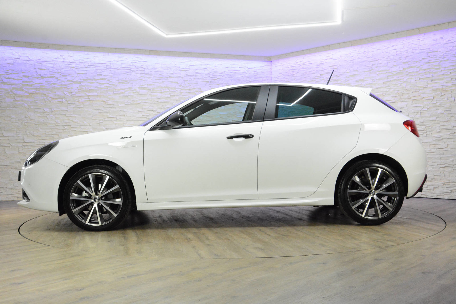 ALFA ROMEO Giulietta 1.4 TB Sprint, Petrol, Second hand / Used, Manual - 4
